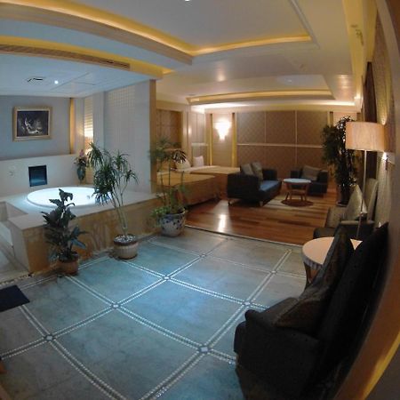 Changsing Business Motel Tainan Luaran gambar