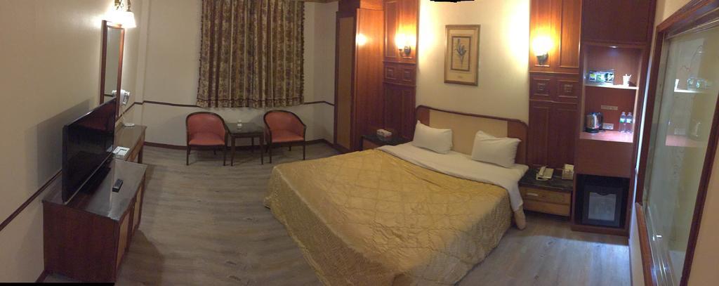 Changsing Business Motel Tainan Luaran gambar