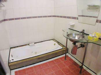 Changsing Business Motel Tainan Luaran gambar